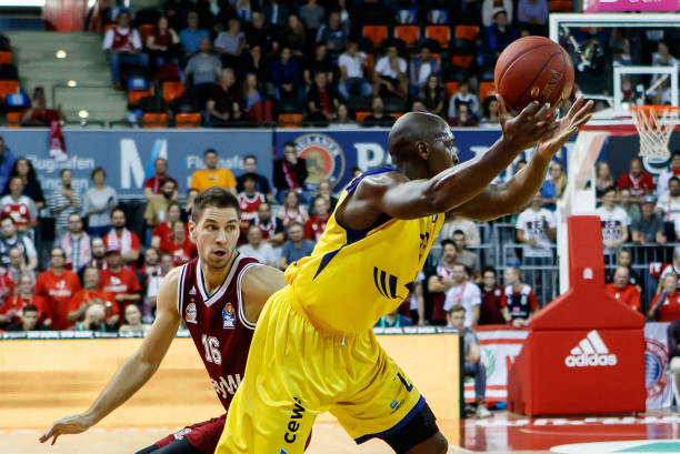 也在伤病之 也在伤病之