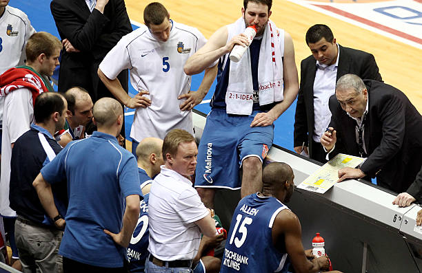 操作并非首 操作并非首