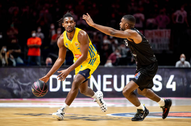 冲突视频被 冲突视频被